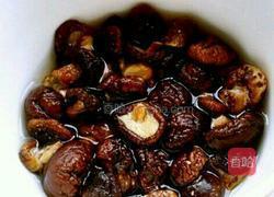 香菇清炖鸡腿汤的做法图解4