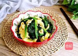 Illustration of how to make spinach and scrambled eggs 12