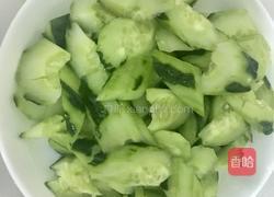 酸辣凉拌黄瓜的做法图解2