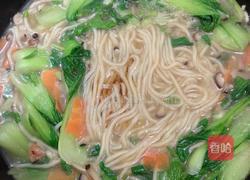 菌汤蔬菜面的做法图解7