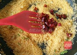 香酥面包屑炒虾仁的做法图解6