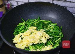 蒜苔炒鸡蛋的做法图解5