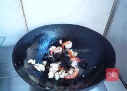 鲜核桃炒虾仁的做法图解6