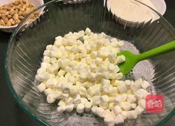  花生糖 （微波炉版）的做法图解4