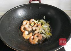 ＃东北＃虾仁炒蒜薹的做法图解5