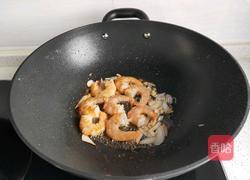 ＃东北＃虾仁炒鸡蛋的做法图解6