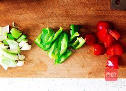 双椒炒木耳的做法图解3