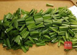 韭菜炒鸡蛋的做法图解2