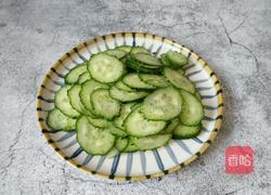 黄瓜炒蛋的做法图解1