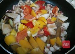 菜椒炒鱿鱼的做法图解8