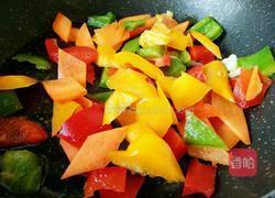 彩椒炒火腿的做法图解2