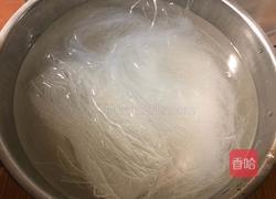 娃娃碎鲍鱼蒸粉丝的做法图解1