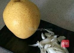 雪梨百合银耳润肺汤的做法图解1