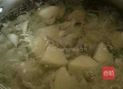 雪梨百合银耳润肺汤的做法图解5