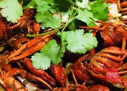 Illustration of braised crayfish in oil 13