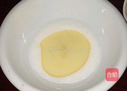 纸杯戚风蛋糕的做法图解3