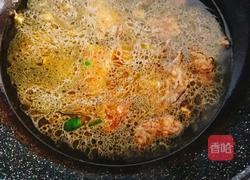 猪肉酸菜炖粉条的做法图解2