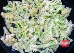 菜花炒肉的做法图解4