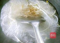 Illustration of how to make bean sprouts and shredded pork soup 8