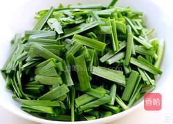 凉调韭菜的做法图解2