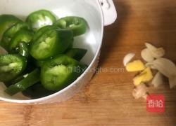 辣椒炒生蚝的做法图解2