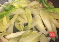 粤式－莴笋炒腊肉的做法图解2