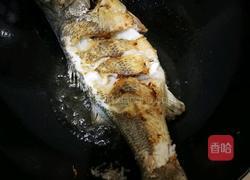 红烧淡水鲈鱼的做法图解3