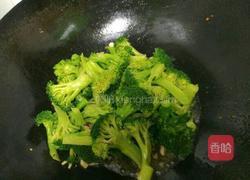 西蓝花抱香菇的做法图解3