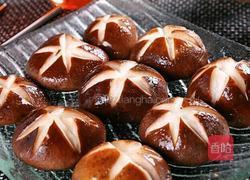 油菜缠香菇的做法图解1