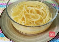 十分钟速食之微波炉煮意面的做法图解2