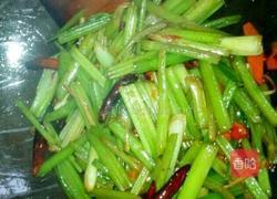 辣爆芹菜的做法图解6
