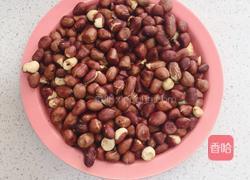 馋嘴零食——糖衣花生的做法图解1