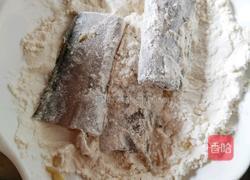 喜庆炸带鱼的做法图解3