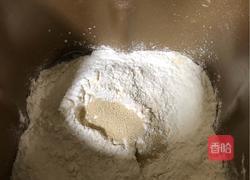 培根香葱手撕包的做法图解1