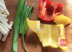 五花肉爆炒香干西芹的做法图解3