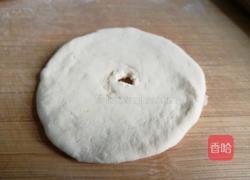 家常鸡蛋五香油饼的做法图解6