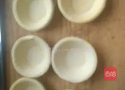 Illustration of how to make microwave egg tarts 2