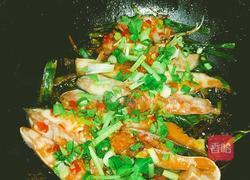 金银蒜焗金鲳鱼的做法图解6