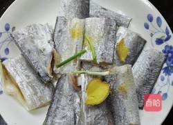 茄汁带鱼的做法图解2