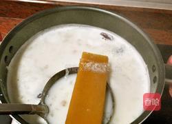 雪燕桃胶皂角米炖奶的做法图解7