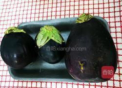 茄子炒牛肉的做法图解1
