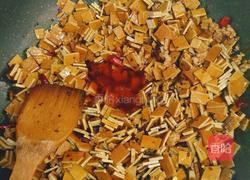 炸豆腐干(麻辣米线里面的那种豆腐干)的做法图解8