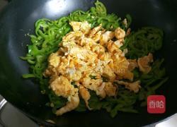 尖椒丝炒鸡蛋的做法图解11