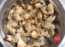 爆炒海鲜西兰花的做法图解2