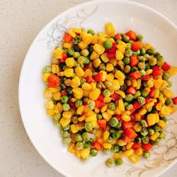 炒胡萝卜丁玉米粒青豆的做法[图]