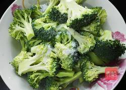 西兰花炒牛肚的做法图解1