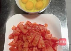 西红柿鸡蛋拌面的做法图解1