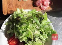 腊肠蔬菜炒饭的做法图解1