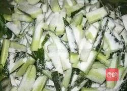 自腌黄瓜小咸菜的做法图解2