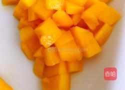 芒果草莓慕斯蛋糕的做法图解2